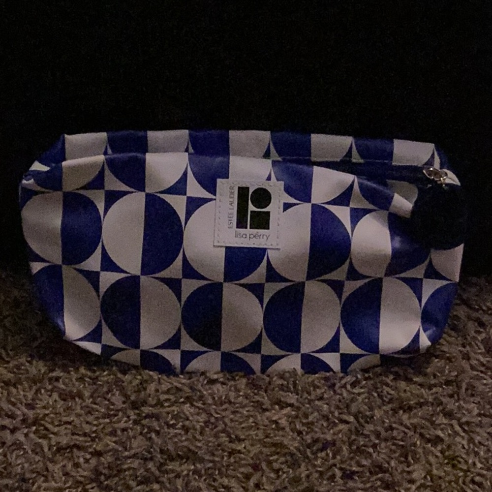 Cosmetic bag/pouch